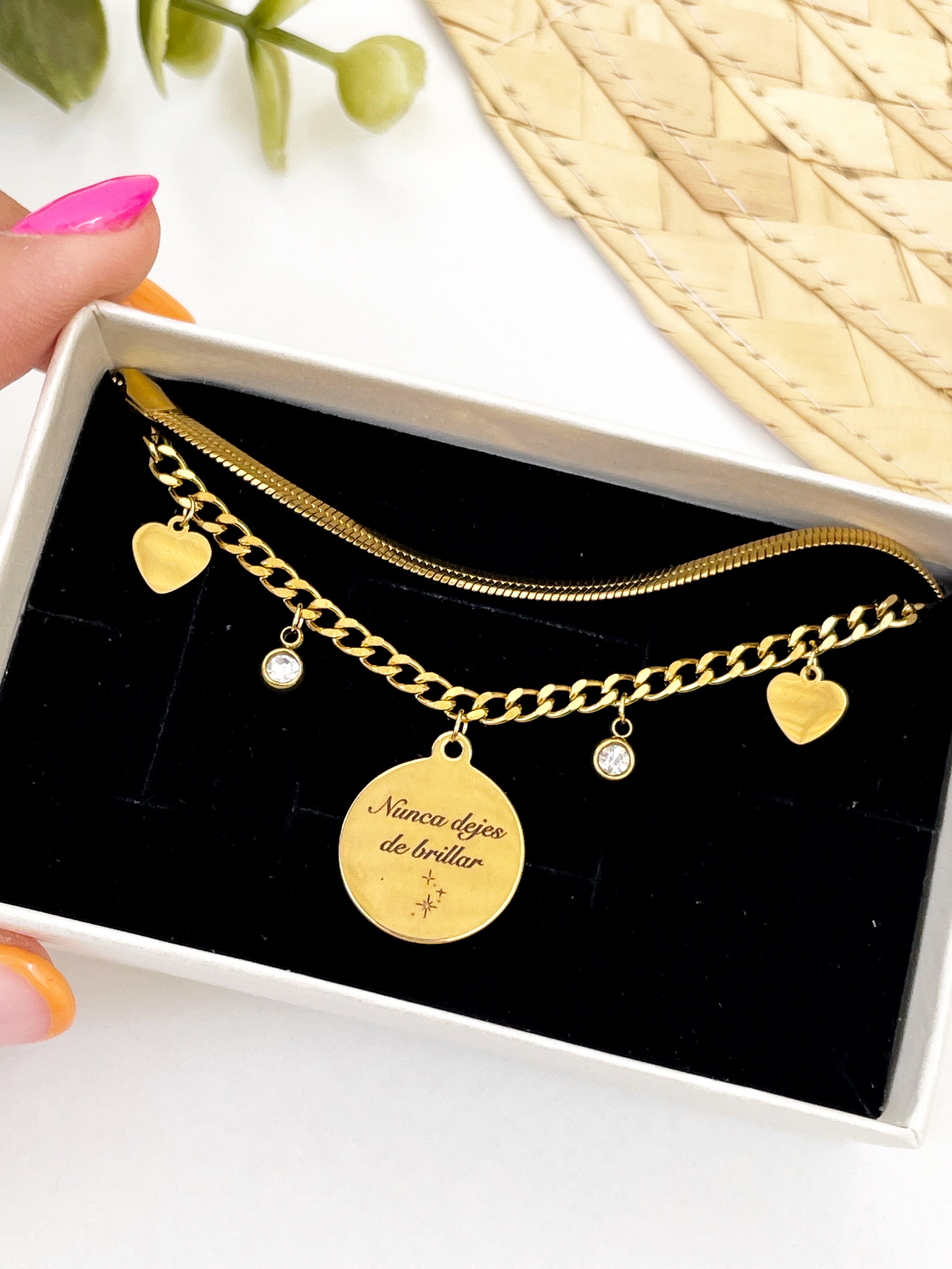 Pulsera corazoncitos (personalizable)