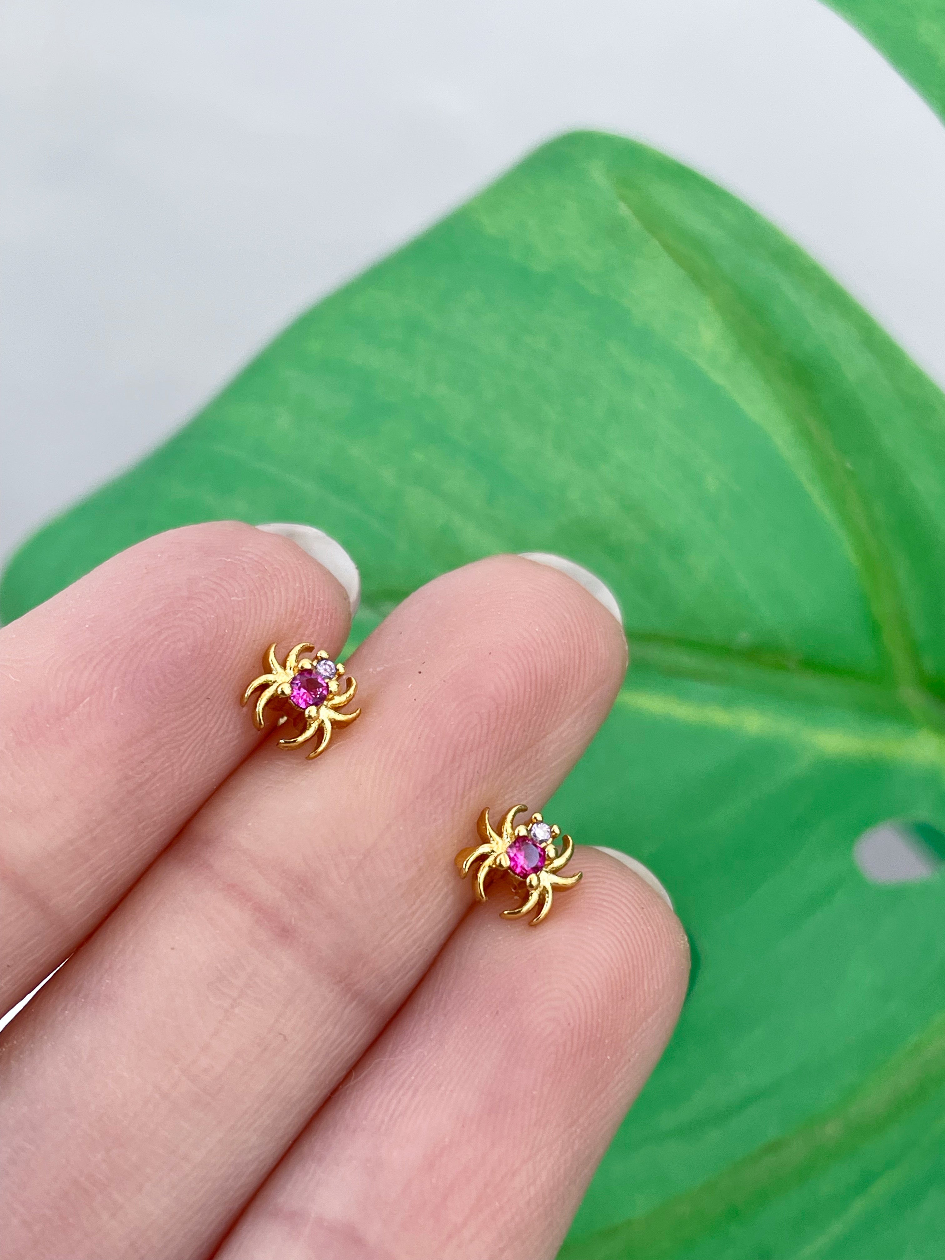 Mini araña fucsia (unidad) Cierre plano