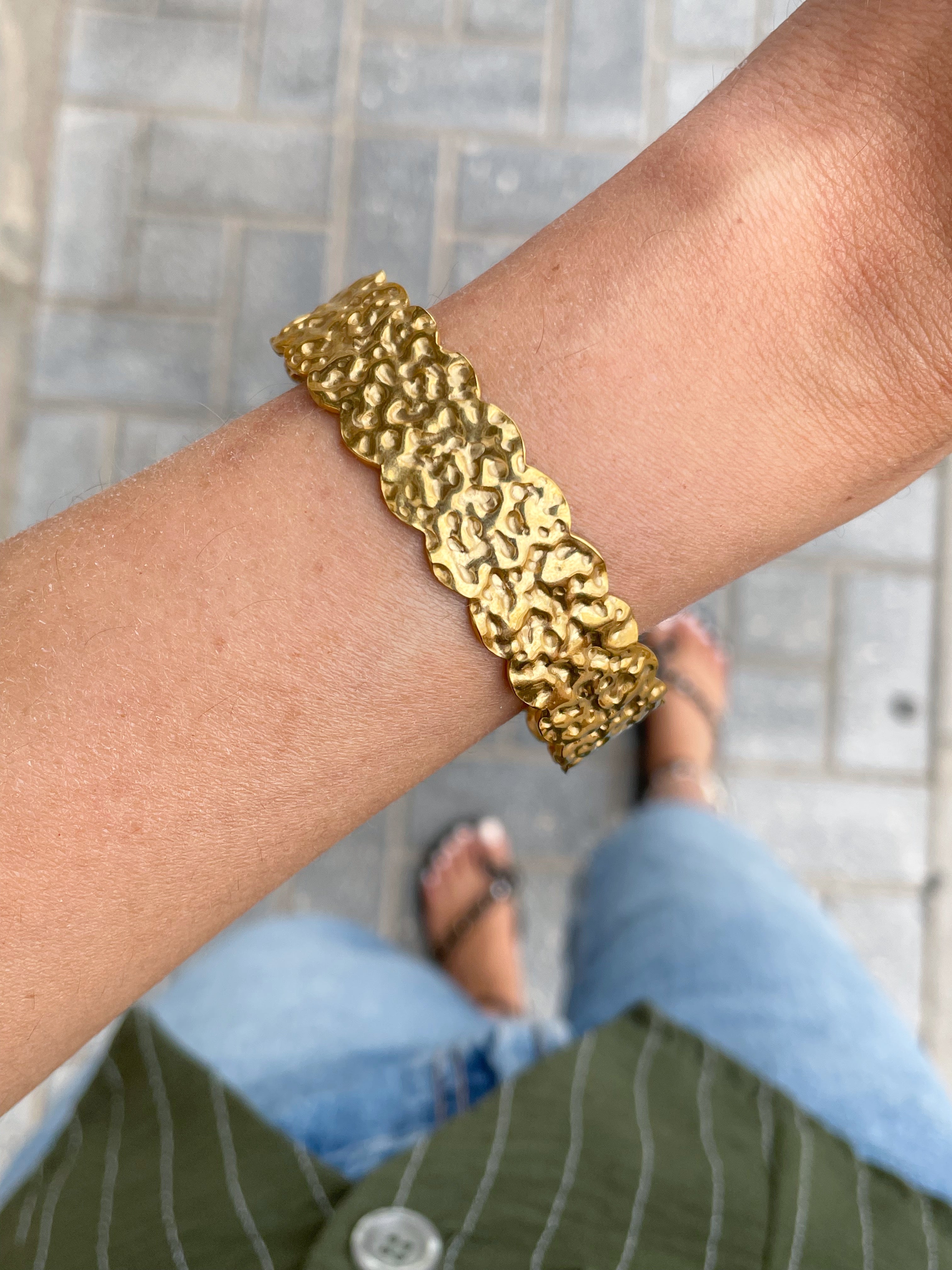 Brazalete rugoso