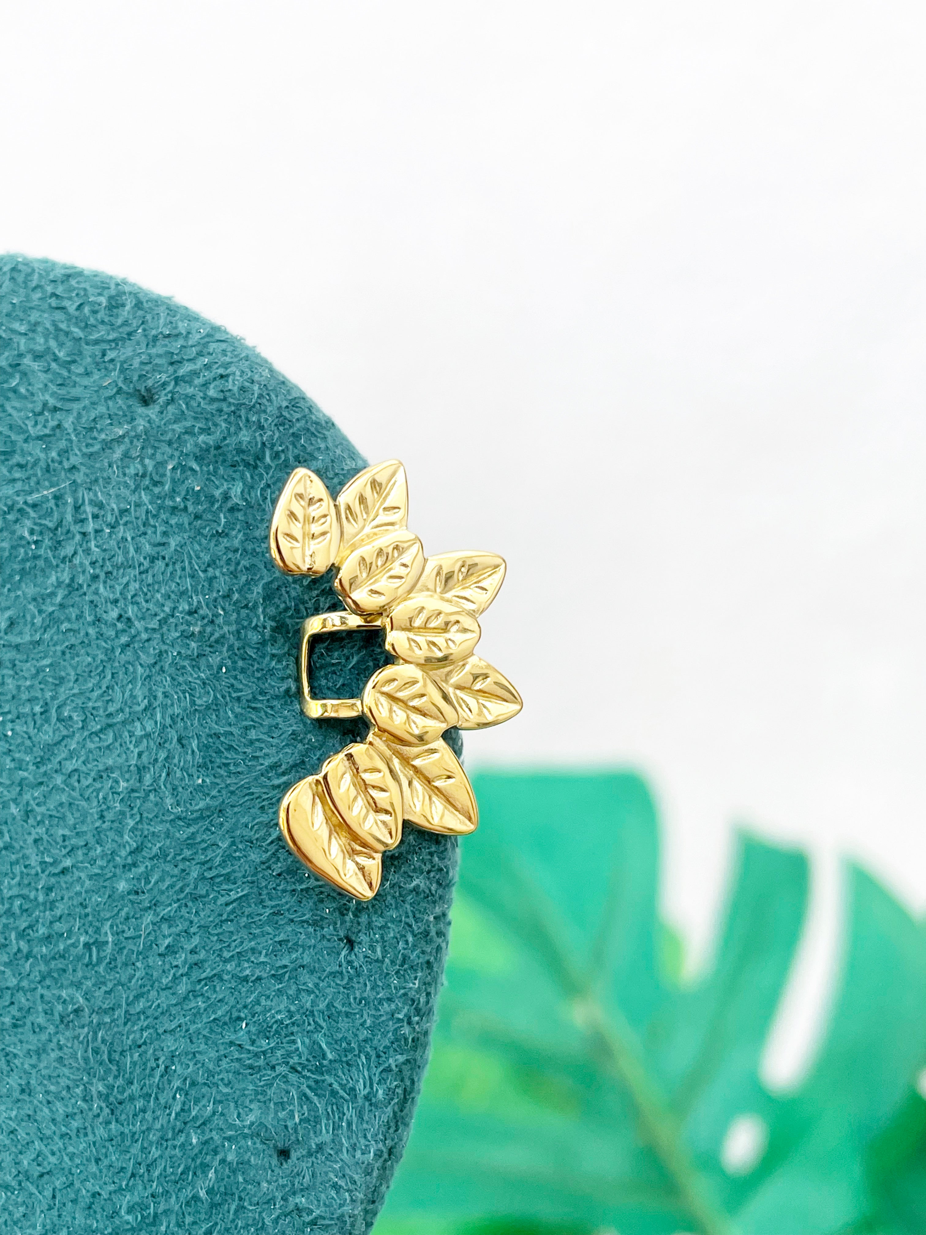 Earcuff hojitas (unidad)