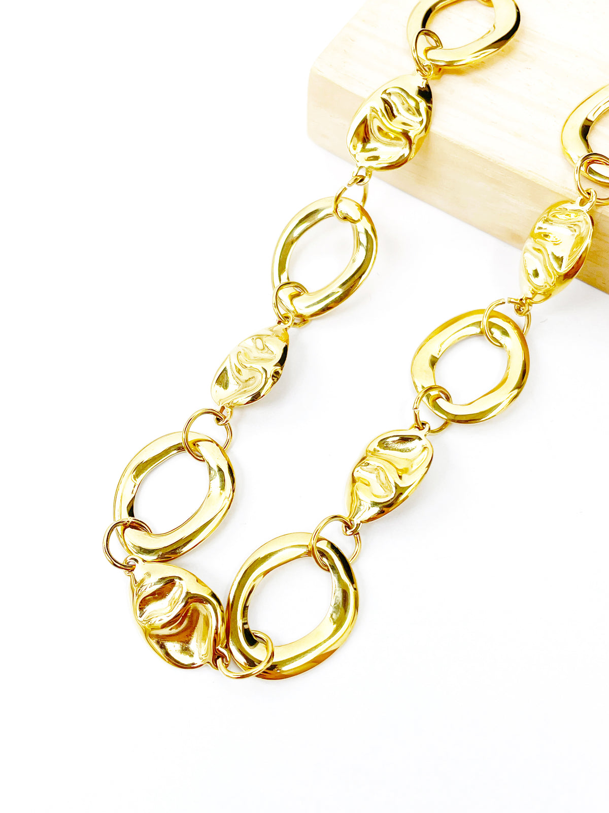 Chocker Iona