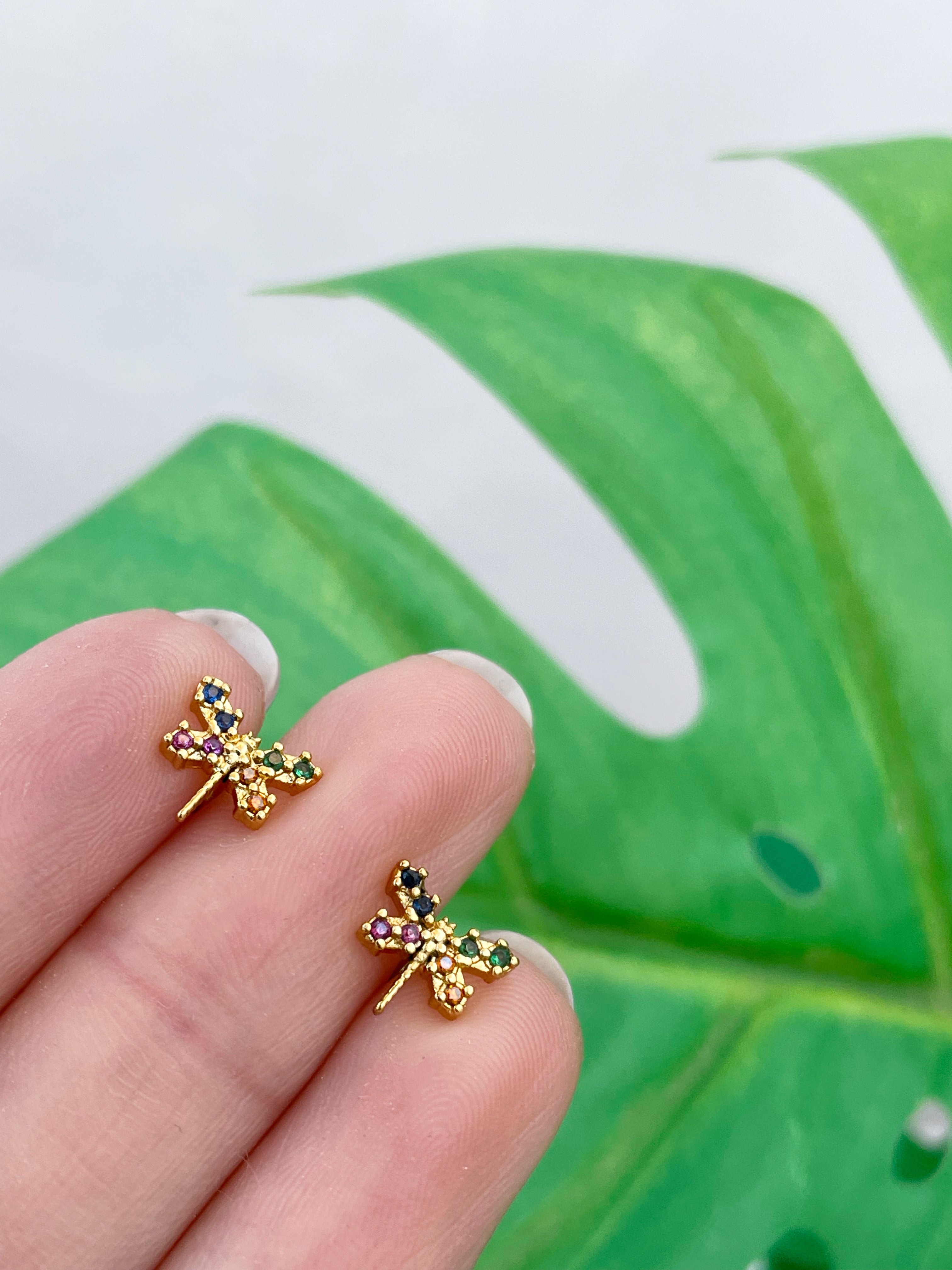 Mini libélula multicolor (unidad) Cierre plano